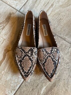 Steve Madden Pointed Snake-Print Flats in Beige and Black